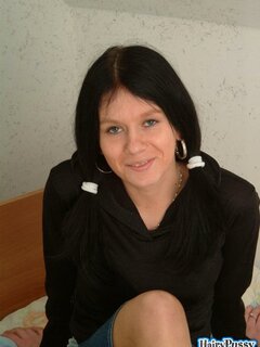 hairypussypics galleries homely nerdy hairy pussy