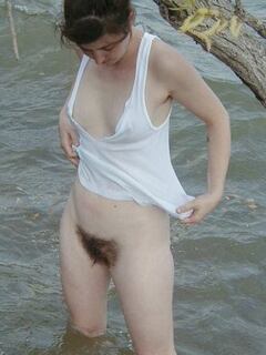 Rachel demonstrates her hairy cunt and armpits outdoors