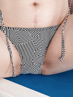 Alice Wonder Is In Her Bath And Is Lewd To Strip Nude