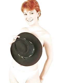 Teenage Sweetie Posing Naked In Cowboy Hat