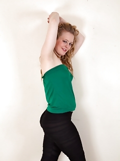 Laura Kaye Brunette Mature Hairy Pussy Thumbs