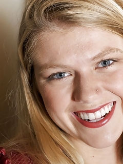 Yanna Hairy Girls Solo