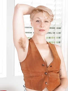 Dakota Rose Is Dressing New Cowboy Shoes As She Models For The Cam