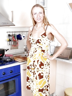 Julia's Blonde Haired Bush Is Just Begging To Be Entered. While Her Pizza Cools Down She Starts Having Fun With Twat Because She Just Cant Wait N