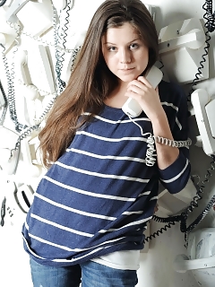 Pornstar Girl With Long Black Hair Posing Naked