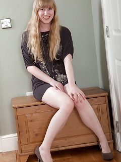 Surrounding Her Tight Tender Red Pussy Is Locks Of Light Shiny Hair, Just Waiting To Be Twirled. Today Satine Spark Barely Makes It Through The Door B