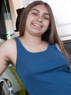 Sunny Is Only 18, And She Is Natural All Over