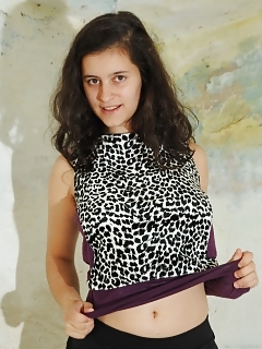 Mia Hairy Pussy Amateur Teens